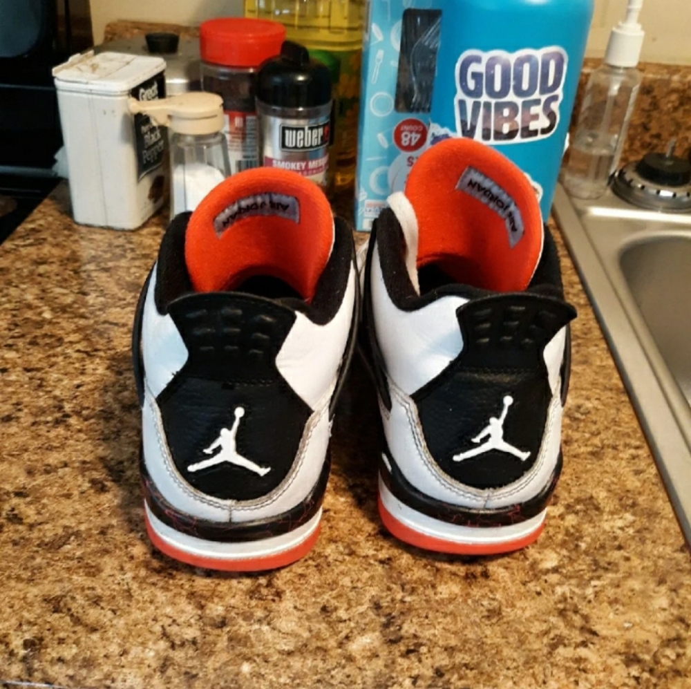 Boy Jordan's